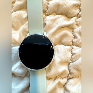 GARMIN VENU 3S  w/ Charging  cord. Sage band. Silver.